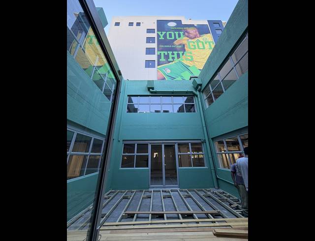 1,218M² BUILDING TO LET IN FORESHORE